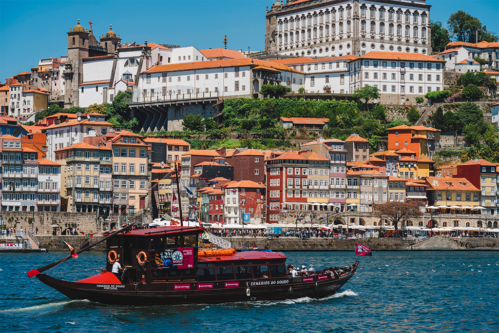 Traditional Rabelo Boat Cenários do Douro