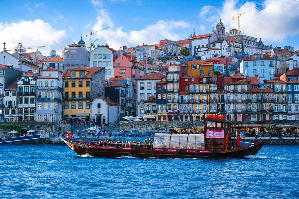 Modernized Rabelo Boat Catarina do Douro